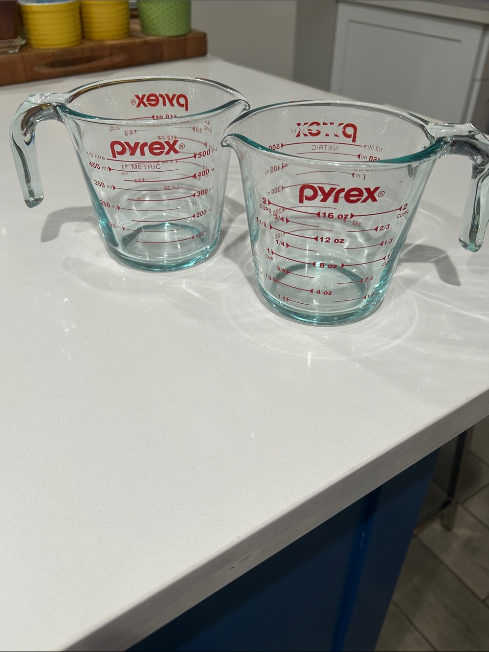 Pyrex 2 Cup Glass Measuring Cups with Red Markings (Set of 2)